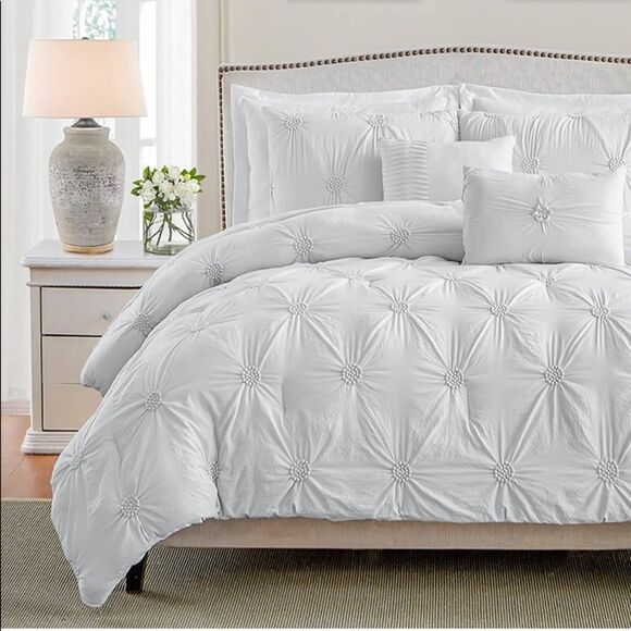 Swift Home Bedding Comforter Sets, Luxury and Lightweight 3-PC Ruched 3DPintuck - Picture 1 of 7